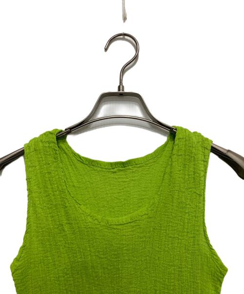 me ISSEY MIYAKE（ミーイッセイ ミヤケ）me ISSEY MIYAKE (ミーイッセイ ミヤケ) ノースリーブカットソー グリーン サイズ:不明の古着・服飾アイテム