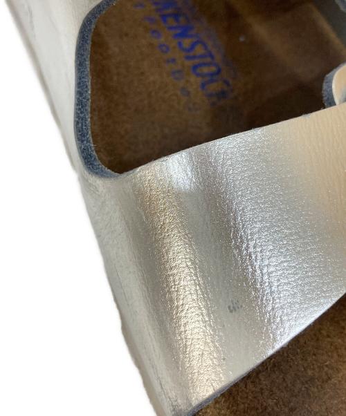 BIRKENSTOCK（ビルケンシュトック）BIRKENSTOCK (ビルケンシュトック) ARIZONA コンフォートサンダル シルバー サイズ:22.5の古着・服飾アイテム