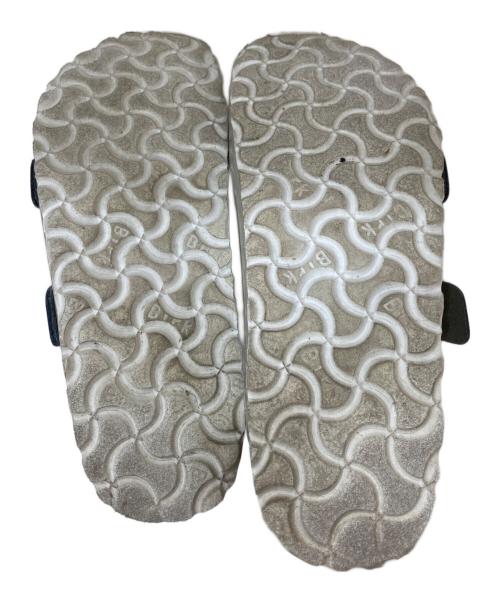 BIRKENSTOCK（ビルケンシュトック）BIRKENSTOCK (ビルケンシュトック) ARIZONA コンフォートサンダル シルバー サイズ:22.5の古着・服飾アイテム