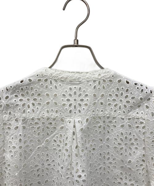 BALLSEY（ボールジィ）BALLSEY (ボールジィ) サークルフラワーエンブロイダリー キーネックブラウス ホワイト サイズ:SIZE 36の古着・服飾アイテム