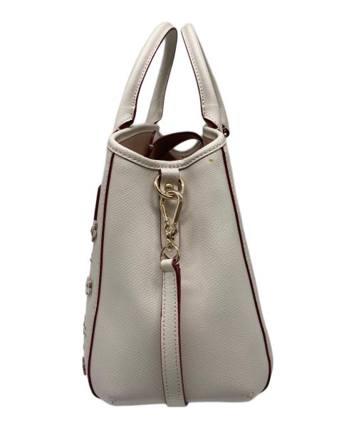 COACH（コーチ）COACH (コーチ) フラワーパンチング 2WAYバッグ ホワイトの古着・服飾アイテム
