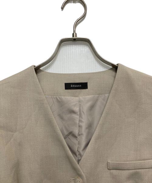 anuans（アニュアンス）anuans (アニュアンス) ダブルクロスコンパクトジレ ベージュ サイズ:FREEの古着・服飾アイテム