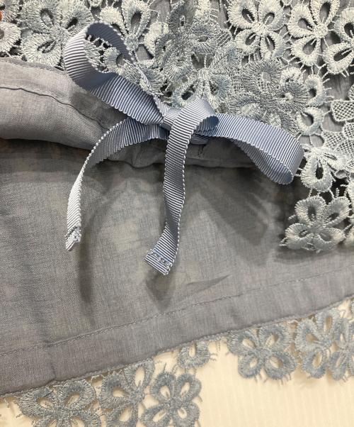 BEARDSLEY（ビアズリー）BEARDSLEY (ビアズリー) 裾レースリネンブラウス スカイブルー サイズ:Fの古着・服飾アイテム