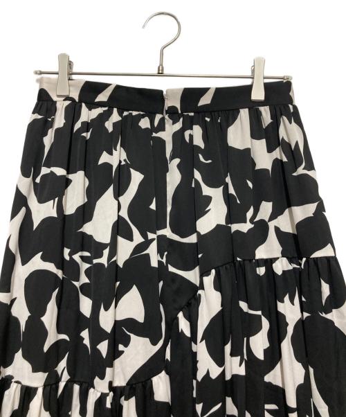 UNITED ARROWS TOKYO（ユナイテッドアローズトウキョウ）UNITED ARROWS TOKYO (ユナイテッドアローズトウキョウ) サテン プリント スカート ブラック サイズ:Lの古着・服飾アイテム