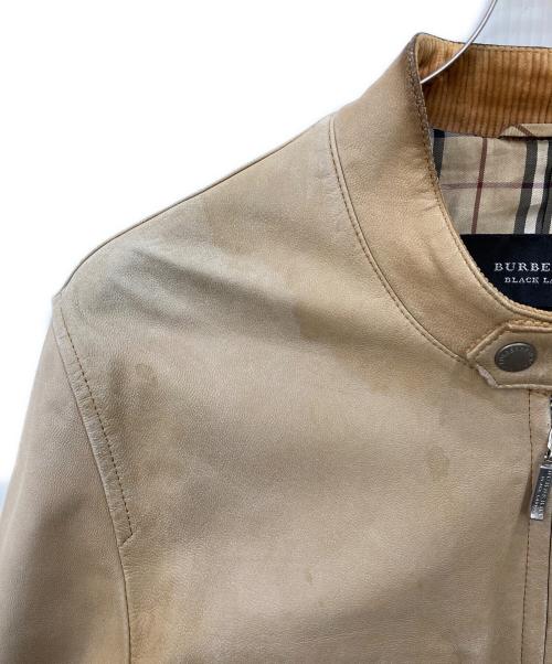 BURBERRY BLACK LABEL（バーバリーブラックレーベル）BURBERRY BLACK LABEL (バーバリーブラックレーベル) 裏ノヴァチェックシープスキンシングルライダースジャケット ベージュ サイズ:Lの古着・服飾アイテム