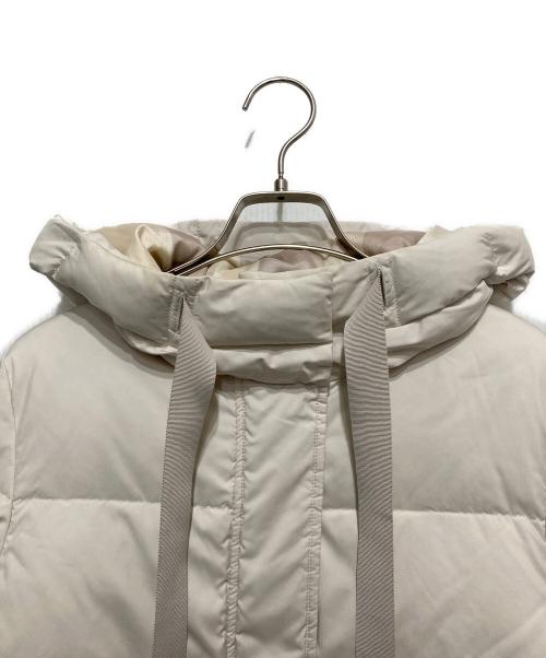 BLUE LABEL CRESTBRIDGE（ブルーレーベルクレストブリッジ）BLUE LABEL CRESTBRIDGE (ブルーレーベルクレストブリッジ) ダウンジャケット アイボリー サイズ:SIZE 38の古着・服飾アイテム