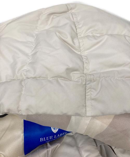 BLUE LABEL CRESTBRIDGE（ブルーレーベルクレストブリッジ）BLUE LABEL CRESTBRIDGE (ブルーレーベルクレストブリッジ) ダウンジャケット アイボリー サイズ:SIZE 38の古着・服飾アイテム
