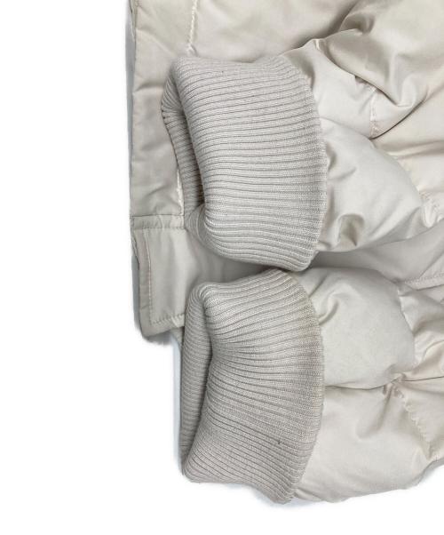 BLUE LABEL CRESTBRIDGE（ブルーレーベルクレストブリッジ）BLUE LABEL CRESTBRIDGE (ブルーレーベルクレストブリッジ) ダウンジャケット アイボリー サイズ:SIZE 38の古着・服飾アイテム