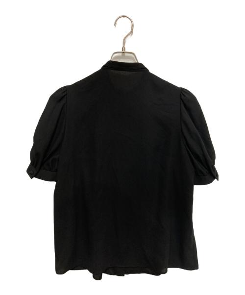 Loulou Willoughby（ルルウィルビー）Loulou Willoughby (ルルウィルビー) フロントタックラッフル半袖ブラウス ブラック サイズ:SIZE2 未使用品の古着・服飾アイテム