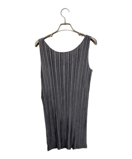 ISSEY MIYAKE（イッセイミヤケ）ISSEY MIYAKE (イッセイミヤケ) ノースリーブプリーツカットソー グリーン サイズ:Mの古着・服飾アイテム