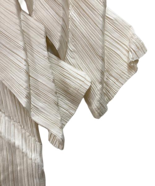 ISSEY MIYAKE（イッセイミヤケ）ISSEY MIYAKE (イッセイミヤケ) プリーツカットソー ホワイト サイズ:Mの古着・服飾アイテム