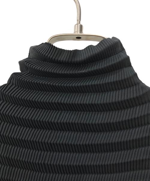 ISSEY MIYAKE（イッセイミヤケ）ISSEY MIYAKE (イッセイミヤケ) プリーツカットソー ブラック サイズ:Ｌの古着・服飾アイテム