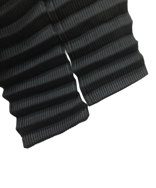 ISSEY MIYAKE（イッセイミヤケ）ISSEY MIYAKE (イッセイミヤケ) プリーツカットソー ブラック サイズ:Ｌの古着・服飾アイテム
