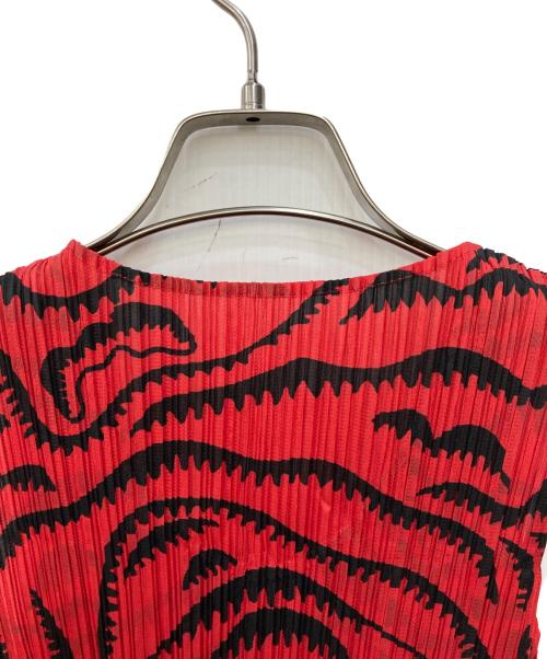 PLEATS PLEASE（プリーツプリーズ）PLEATS PLEASE (プリーツプリーズ) ノースリーブカットソー レッド×ブラック サイズ:3の古着・服飾アイテム