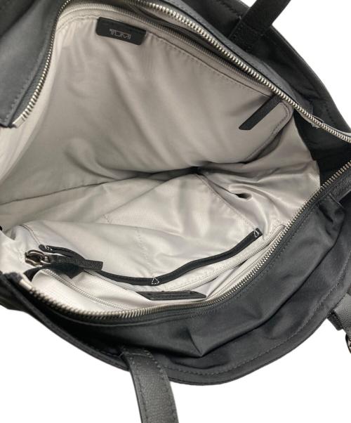 TUMI（トゥミ）TUMI (トゥミ) VOYAGEUR 「カム」ミディアム・トート ブラックの古着・服飾アイテム