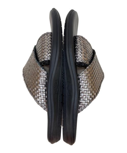 ISLAND SLIPPER（アイランドスリッパ）ISLAND SLIPPER (アイランドスリッパ) クロスストライップメッシュサンダル ブラック サイズ:10の古着・服飾アイテム