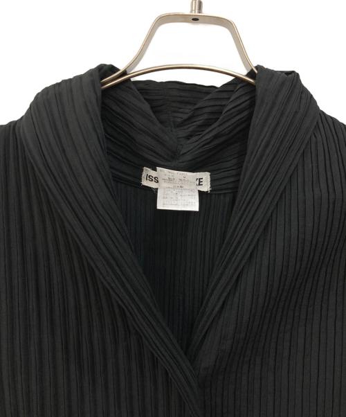 ISSEY MIYAKE（イッセイミヤケ）ISSEY MIYAKE (イッセイミヤケ) プリーツコート ブラック サイズ:Mの古着・服飾アイテム