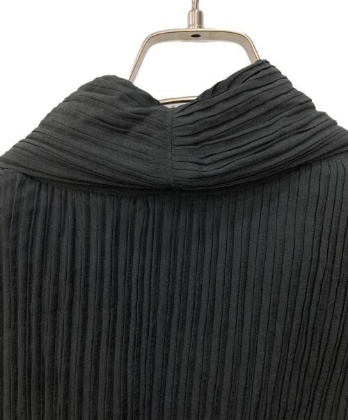 ISSEY MIYAKE（イッセイミヤケ）ISSEY MIYAKE (イッセイミヤケ) プリーツコート ブラック サイズ:Mの古着・服飾アイテム