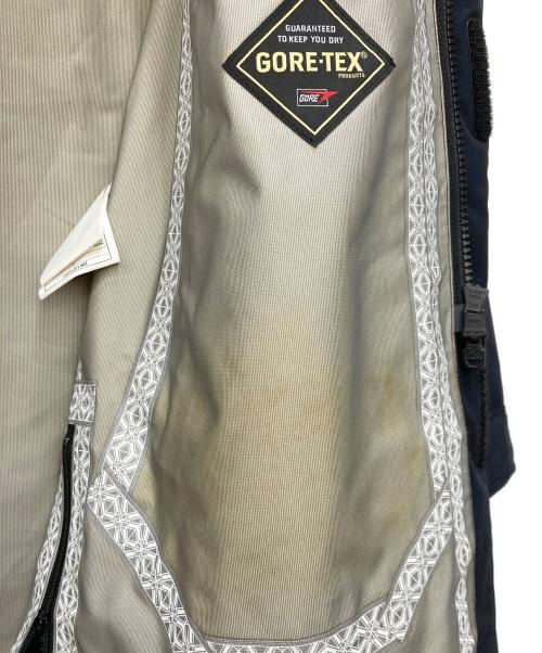 WHITE MOUNTAINEERING（ホワイトマウンテ二アニング）WHITE MOUNTAINEERING (ホワイトマウンテ二アニング) GORE-TEX NYLON TAFFETA RAGLAN COAT ブラック サイズ:Sの古着・服飾アイテム