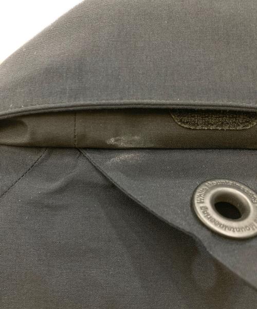 WHITE MOUNTAINEERING（ホワイトマウンテ二アニング）WHITE MOUNTAINEERING (ホワイトマウンテ二アニング) GORE-TEX NYLON TAFFETA RAGLAN COAT ブラック サイズ:Sの古着・服飾アイテム