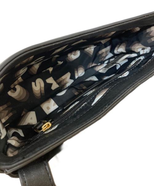 MARC JACOBS（マークジェイコブス）MARC JACOBS (マークジェイコブズ) フラッシュ レザー ロゴ サドル ショルダーバッグの古着・服飾アイテム