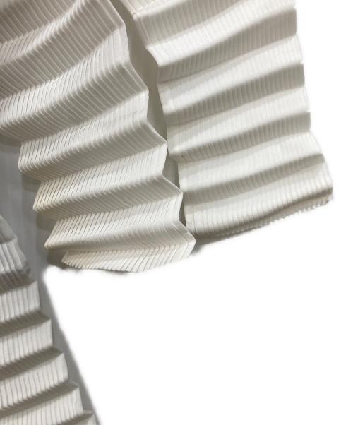 ISSEY MIYAKE（イッセイミヤケ）ISSEY MIYAKE (イッセイミヤケ) プリーツカットソー ホワイト サイズ:Mの古着・服飾アイテム
