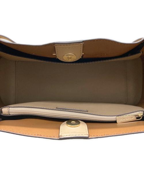 MICHAEL KORS（マイケル・コース）MICHAEL KORS (マイケル・コース) REED ベルテッド トート ラージ ベージュの古着・服飾アイテム