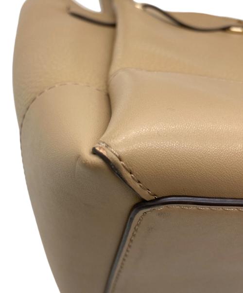 MICHAEL KORS（マイケル・コース）MICHAEL KORS (マイケル・コース) REED ベルテッド トート ラージ ベージュの古着・服飾アイテム