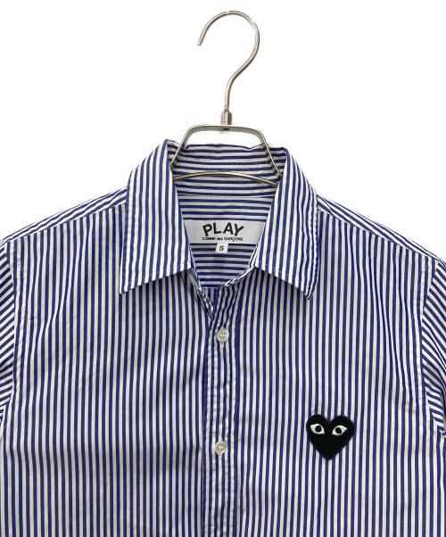 PLAY COMME des GARCONS（プレイコムデギャルソン）PLAY COMME des GARCONS (プレイコムデギャルソン) シャツ ホワイト×ネイビー サイズ:Sの古着・服飾アイテム