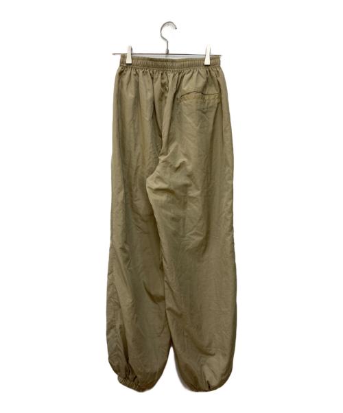 anuke（アンヌーク）anuke (アンヌーク) Nylon Volume Pants ベージュ サイズ:36の古着・服飾アイテム