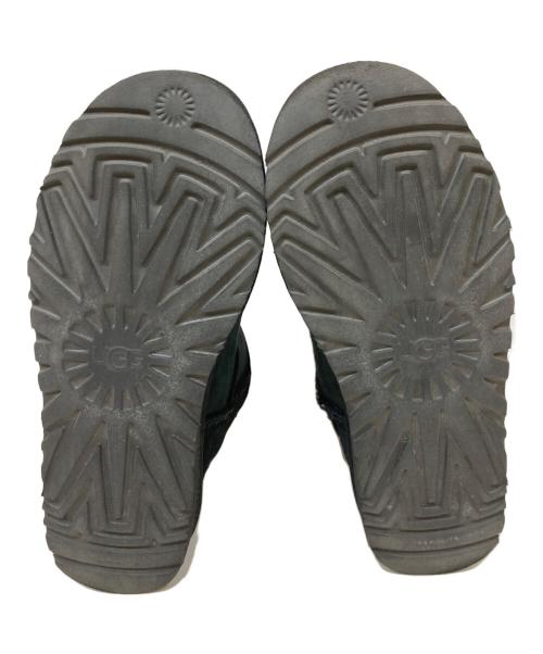 UGG（アグ）UGG (アグ) CLASSIC MINI II GRAPHIC LOGO ブラック サイズ:23の古着・服飾アイテム