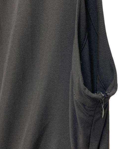 MOYURU（モユル）MOYURU (モユル) ノースリーブアシンメトリーワンピース ブラック サイズ:Ｌの古着・服飾アイテム