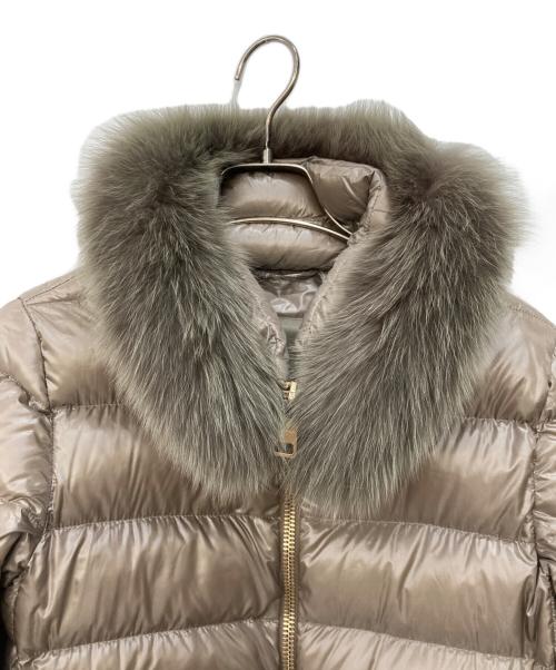 HERNO（ヘルノ）HERNO (ヘルノ) ホワイトフォックスファーダウンコート ベージュ サイズ:42の古着・服飾アイテム