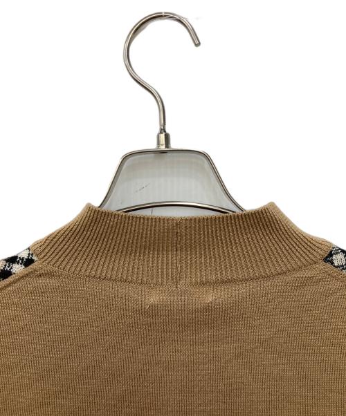 Burberry's（バーバリー）Burberry's (バーバリーズ) ノヴァチェックカシミヤ混ハイネックニット ブラウン サイズ:FREE 未使用品の古着・服飾アイテム