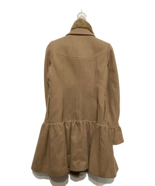 BURBERRY BLUE LABEL（バーバリーロンドンブルーレーベル）BURBERRY BLUE LABEL (バーバリーロンドンブルーレーベル) ラビットーファー襟フリルコート ベージュ サイズ:Sの古着・服飾アイテム