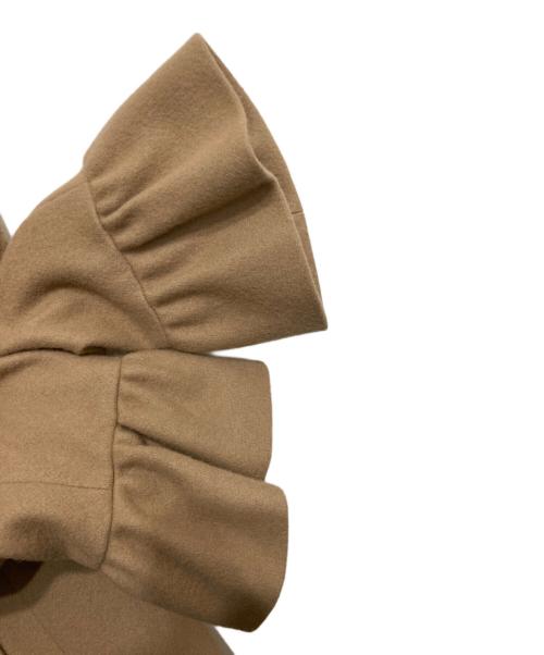 BURBERRY BLUE LABEL（バーバリーロンドンブルーレーベル）BURBERRY BLUE LABEL (バーバリーロンドンブルーレーベル) ラビットーファー襟フリルコート ベージュ サイズ:Sの古着・服飾アイテム