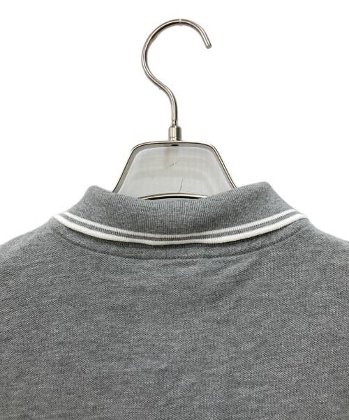 MONCLER（モンクレール）MONCLER (モンクレール) アイコンワッペンポロシャツ グレー サイズ:Ｌの古着・服飾アイテム