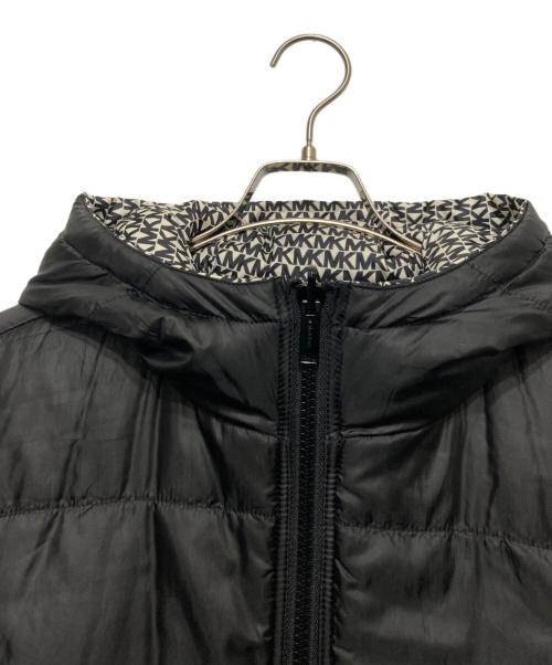 MICHAEL KORS（マイケル・コース）MICHAEL KORS (マイケル・コース) リバーシブルダウンジャケット ホワイト×ブラック サイズ:Sの古着・服飾アイテム