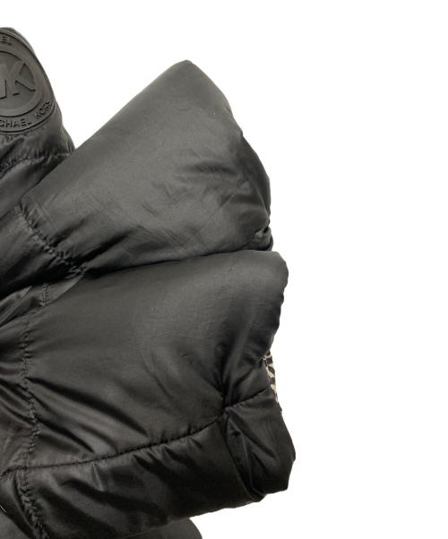 MICHAEL KORS（マイケル・コース）MICHAEL KORS (マイケル・コース) リバーシブルダウンジャケット ホワイト×ブラック サイズ:Sの古着・服飾アイテム