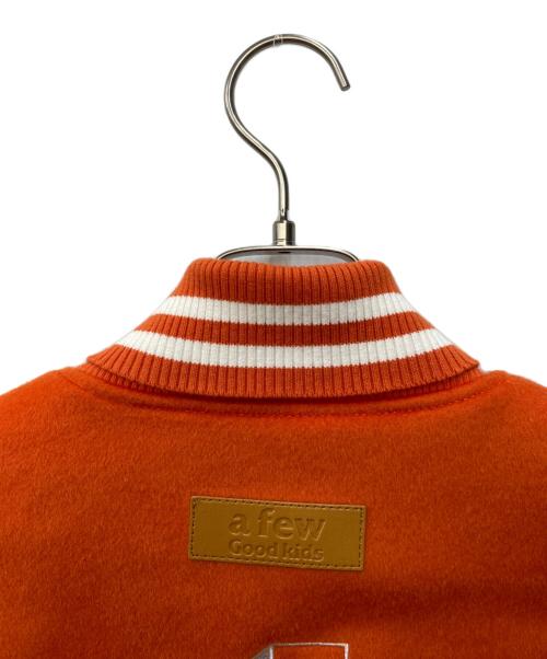 A FEW GOOD KIDS（アフューグッドキッズ）A FEW GOOD KIDS (アフューグッドキッズ) LOGO BASEBALL STADIUM JACKET ホワイト×オレンジ サイズ:Sの古着・服飾アイテム