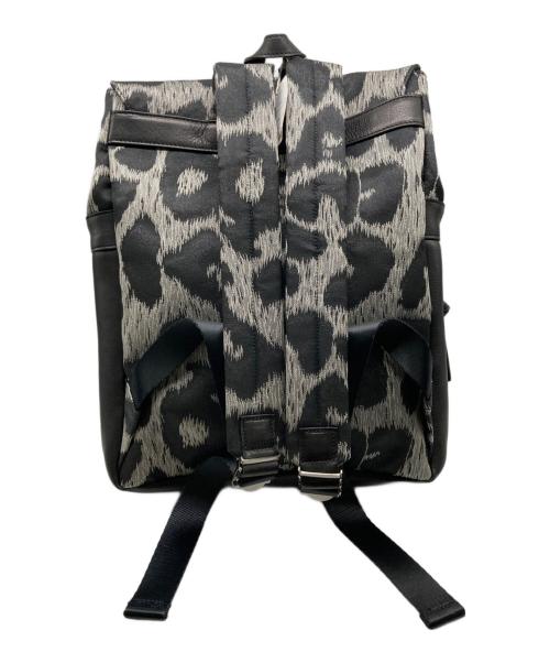 Vivienne Westwood（ヴィヴィアンウエストウッド）Vivienne Westwood (ヴィヴィアンウエストウッド) レザー切替オーブ金具レオパードリュック 未使用品の古着・服飾アイテム
