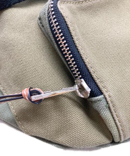 LOEWE（ロエベ）LOEWE (ロエベ) BUMBAG オリーブの古着・服飾アイテム