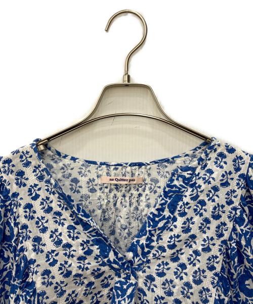 ne quittez pas（ヌキテパ）ne quittez pas (ヌキテパ) 総柄ブラウス ブルー サイズ:Mの古着・服飾アイテム