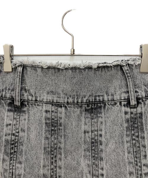 RAY BEAMS（レイ ビームス）RAY BEAMS (レイ ビームス) デニム タック ミディアム スカート グレーの古着・服飾アイテム