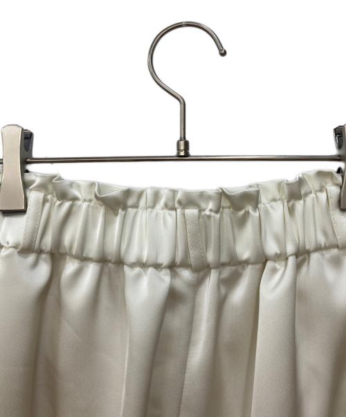 ELLIE（エリー）ELLIE (エリー) サテンワイドパンツ アイボリー サイズ:S 未使用品の古着・服飾アイテム