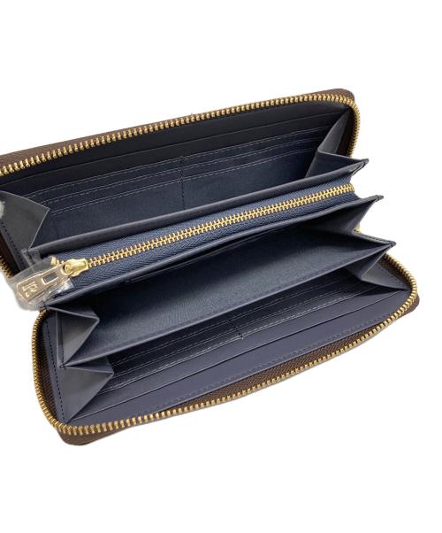 russet（ラシット）russet (ラシット) モノグラムプレートラウンドジップウォレット ブラウン サイズ:不明 未使用品の古着・服飾アイテム