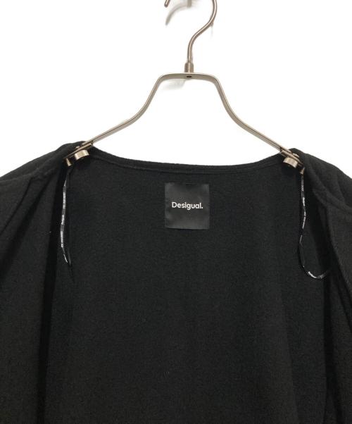 Desigual（デシグアル）Desigual (デシグアル) ベルト 刺繍ポンチョ ブラック サイズ:FREE 未使用品の古着・服飾アイテム