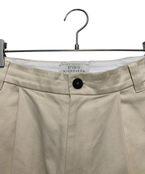 STUDIO NICHOLSON（スタジオ ニコルソン）STUDIO NICHOLSON (スタジオ ニコルソン) SORTE PEACHED COTTON TWILL VOLUME PLEAT PANTS ベージュ サイズ:XSの古着・服飾アイテム