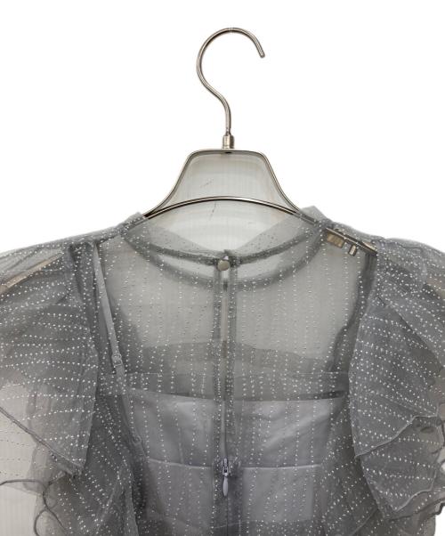 Lily Brown（リリーブラウン）Lily Brown (リリーブラウン) MARY QUANT (マリークヮント) シアーワンピース グレー 未使用品の古着・服飾アイテム