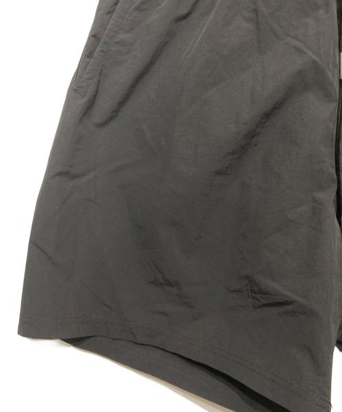 BUDS POOL（バッズプール）BUDS POOL (バッズプール) CLASSIC LOGO SIDE PRINT NYLON SHORTS ブラック サイズ:Lの古着・服飾アイテム